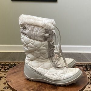 Columbia Women's Ivory Quilted Winter Boots